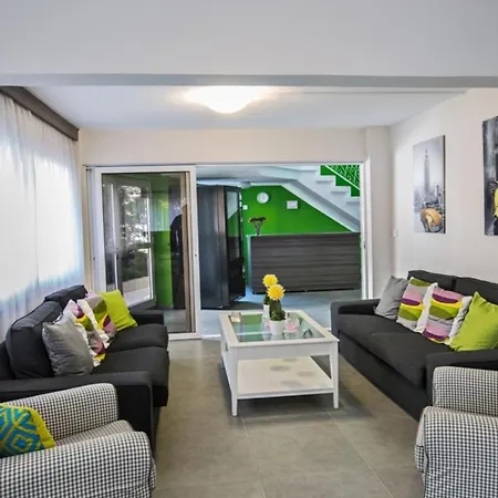 Enjoy A Holiday Of A Lifetime Renting Your Own In At The Best Rate 1332 Villa