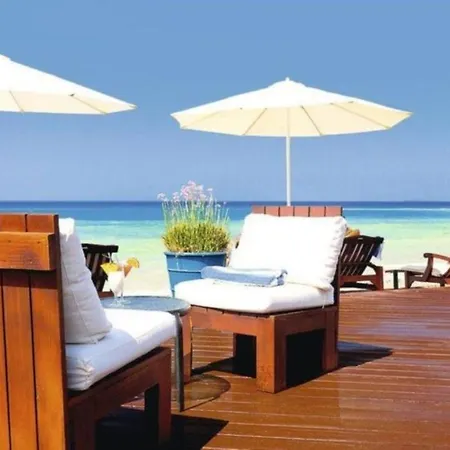Enjoy A Holiday Of A Lifetime Renting Your Own In At The Best Rate 1332 アヤナパ