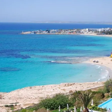 Enjoy A Holiday Of A Lifetime Renting Your Own In At The Best Rate 1332 ヴィラ