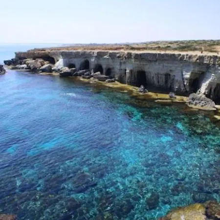 Enjoy A Holiday Of A Lifetime Renting Your Own In At The Best Rate 1332 * アヤナパ